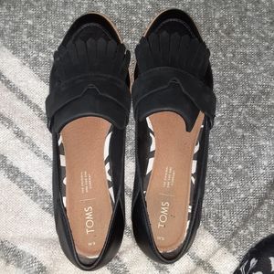 Super cute black TOMS loafers